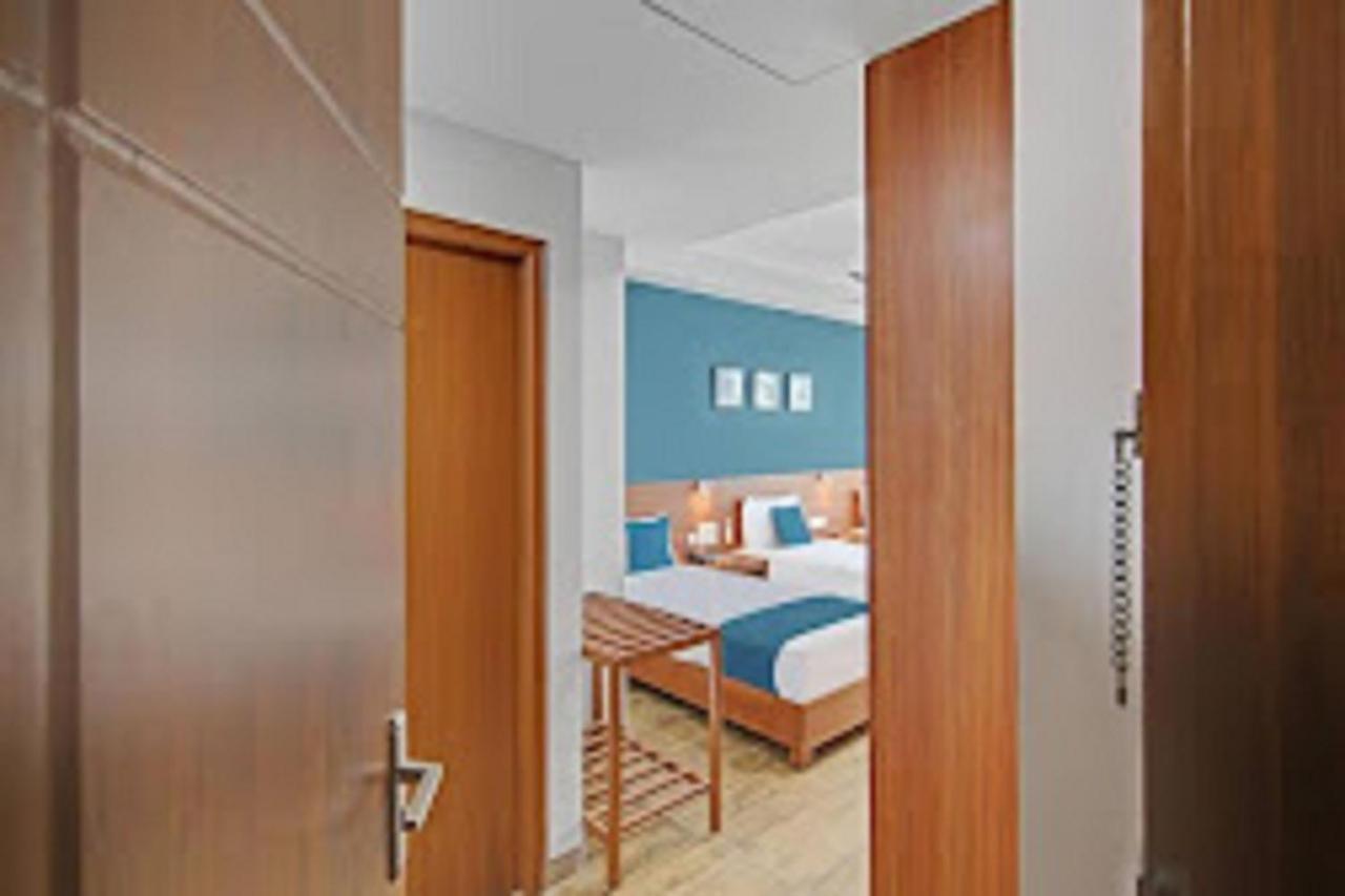 Dsquare Omr By K Hotels Madras Buitenkant foto