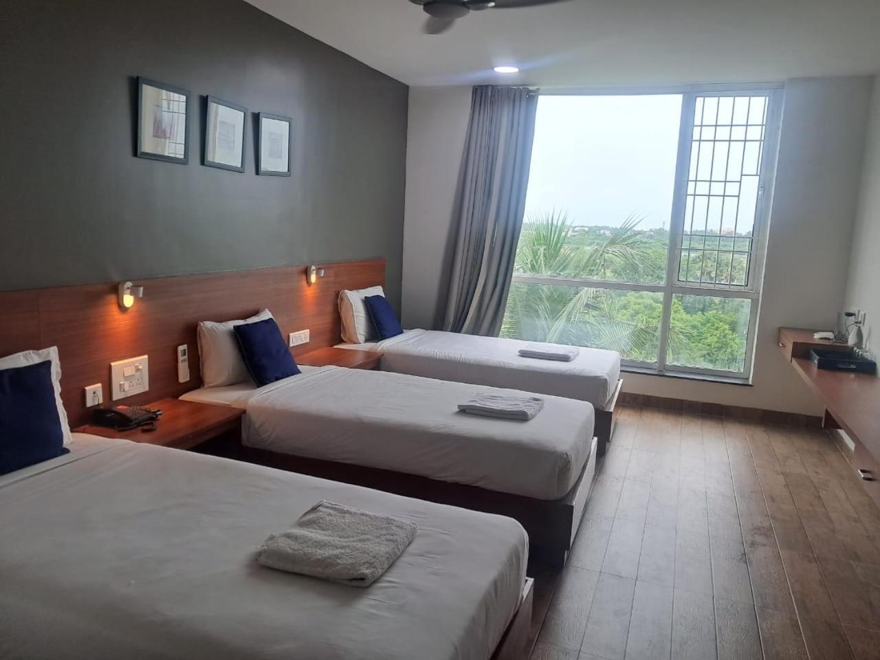 Dsquare Omr By K Hotels Madras Buitenkant foto