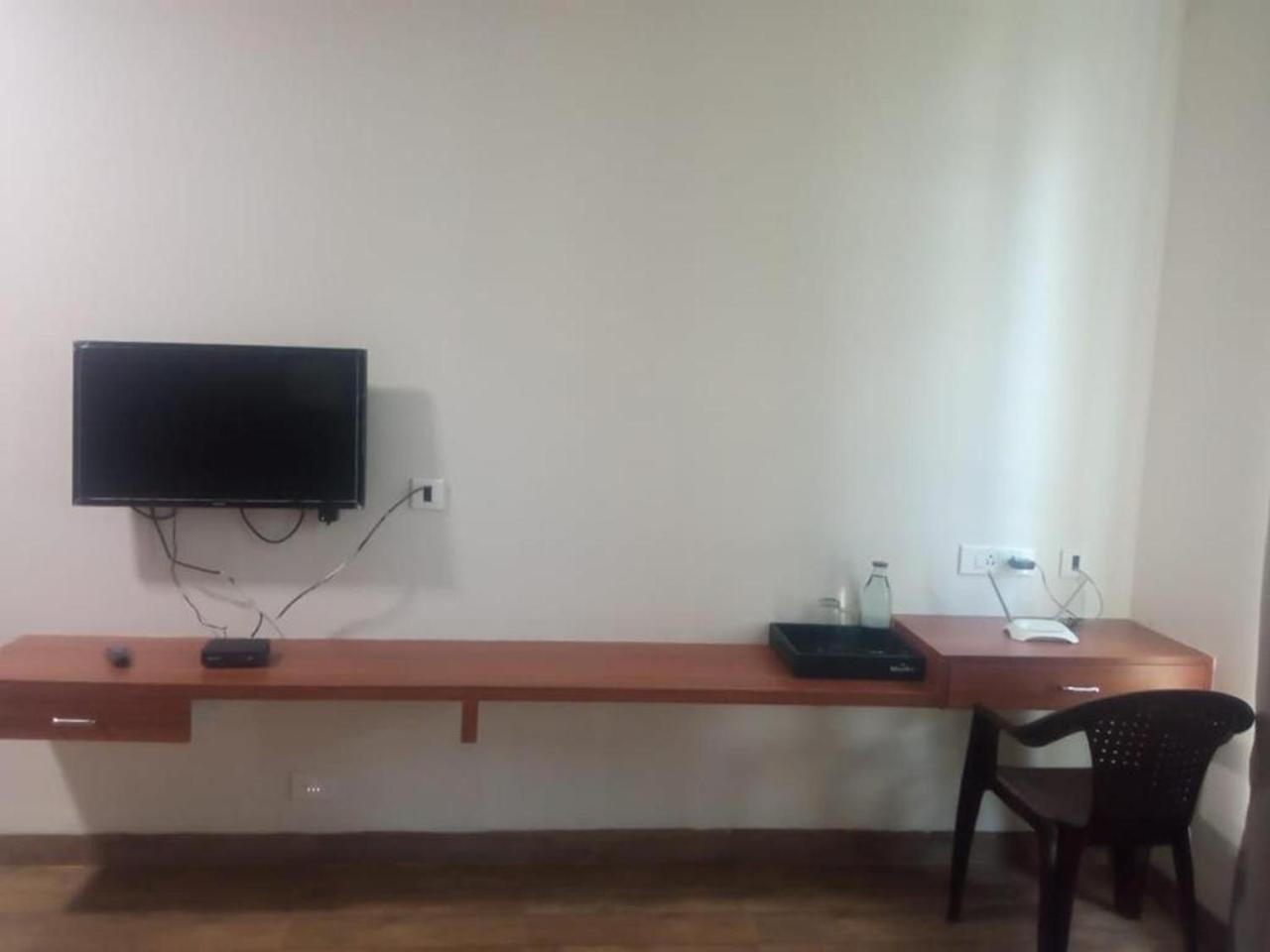Dsquare Omr By K Hotels Madras Buitenkant foto