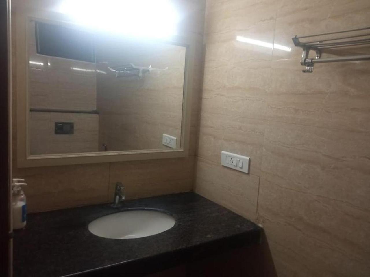 Dsquare Omr By K Hotels Madras Buitenkant foto