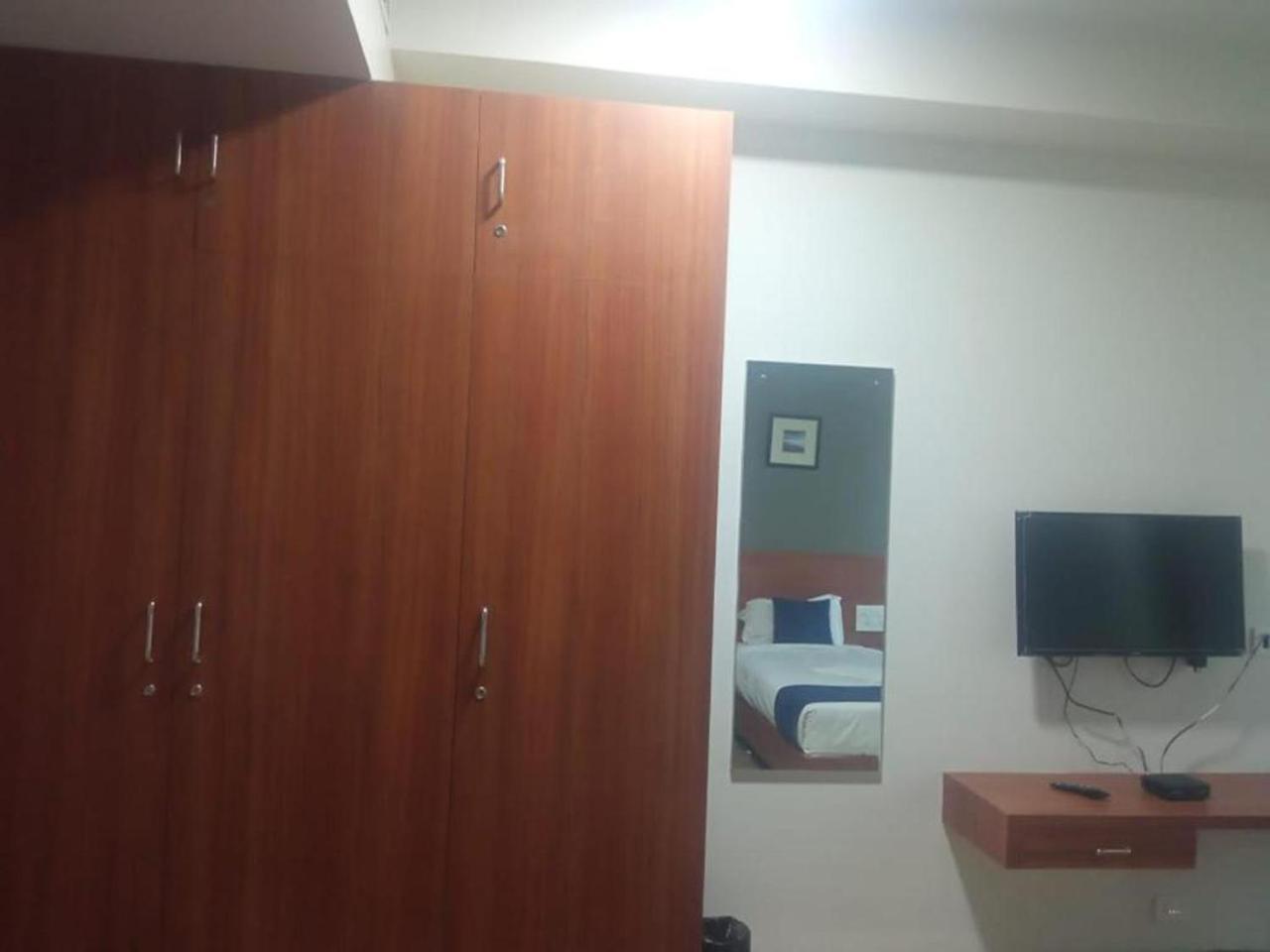 Dsquare Omr By K Hotels Madras Buitenkant foto